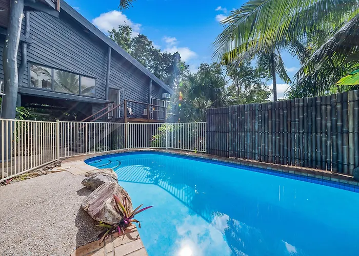 The Treehouse Villa Airlie Beach