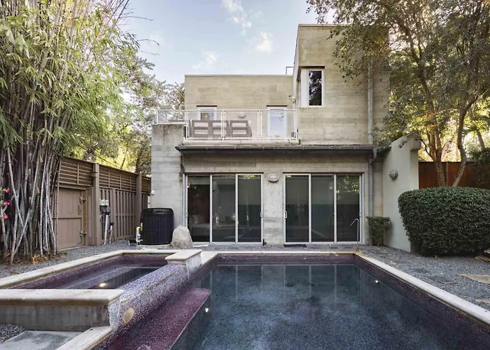 Contra House -Luxury Home With Pool Key West