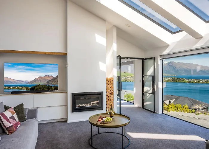 Tonic Lodge- Hot Tub- Bbq- Free Parking- Ac Queenstown