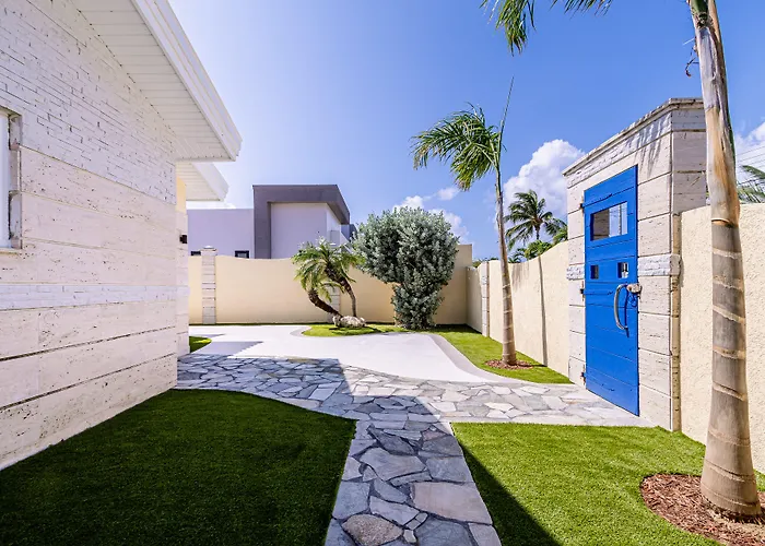 Ruby 15 Villa Palm Beach