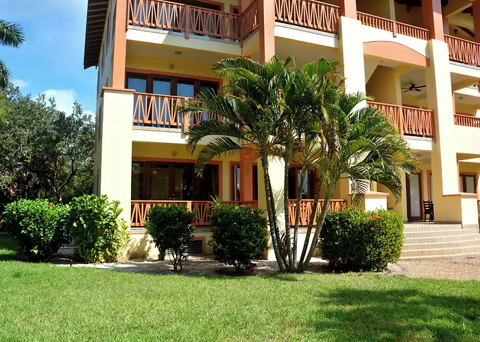 Beach Walkout Condo 112 3Br2Ba Sleeps 8 Placencia