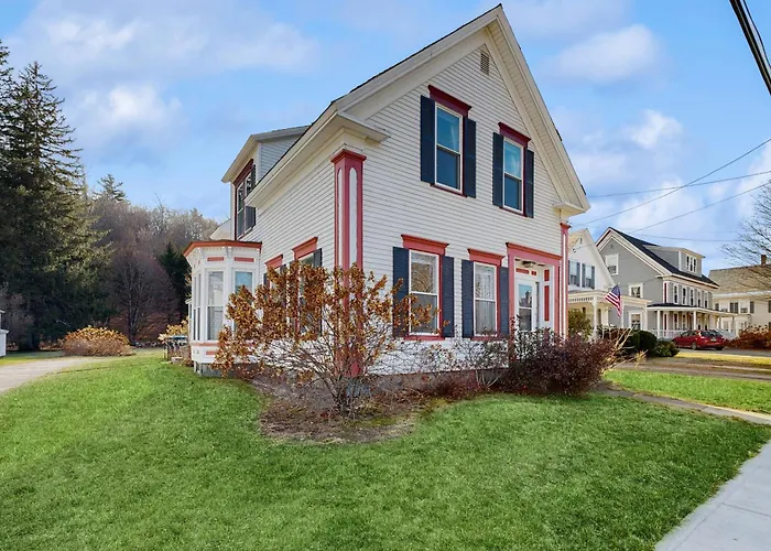 Pleasant Street 43 Villa Ludlow