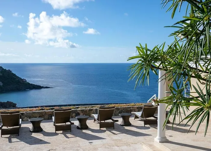 Maria Bluff Estate- Modern Renovations Sprawling Layout & Stunning Views Cruz Bay
