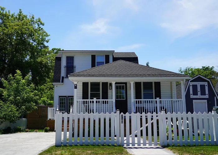 Water View - Modern Cottage In Niagara-On-The-Lake
