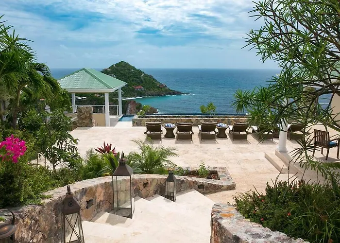 Maria Bluff Estate- Modern Renovations Sprawling Layout & Stunning Views Cruz Bay