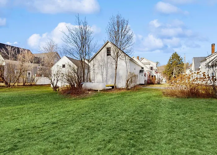 Pleasant Street 43 Villa Ludlow