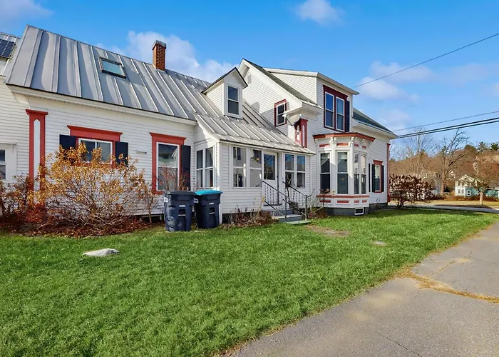 Pleasant Street 43 Villa Ludlow