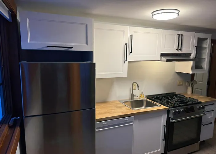 Winston Lodge Golden