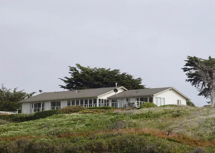 Oceanfront Haven - Hot Tub & Private Beach Access Fort Bragg