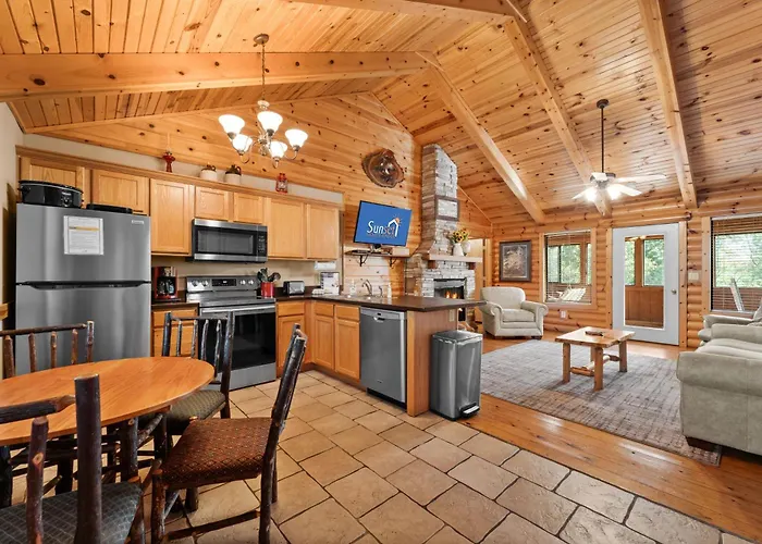Ozarks Oasis Cabin Branson