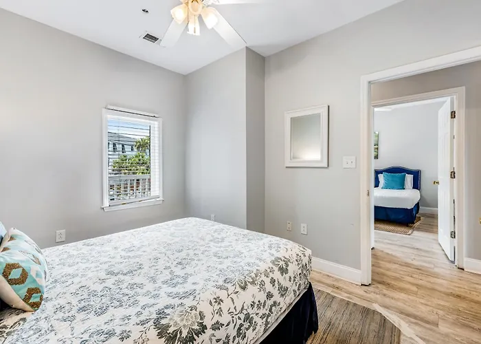 114 West Arctic Villa Folly Beach