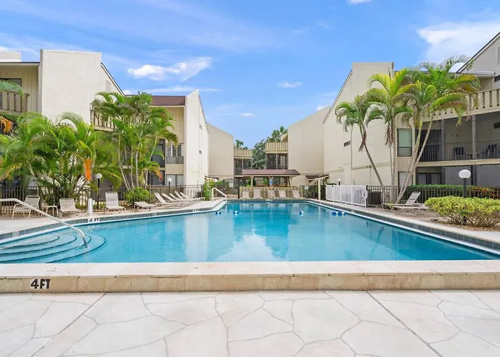 Bay Oaks C Second Floor Villa Siesta Key