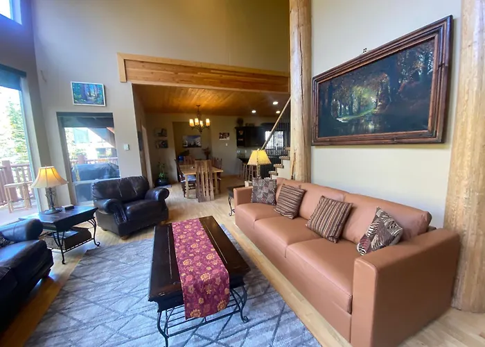 Morrisey Chalet At Sun Peaks