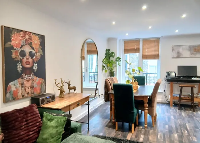 Contractors Long Term Bookings London