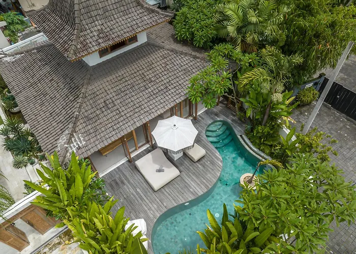 Villa Pande - 3Br With Lagoon Pool & Sauna Retreat Canggu 