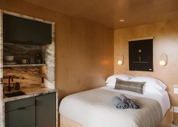 Aux Box Muskoka Modern Muskoka Bunkie Villa Huntsville