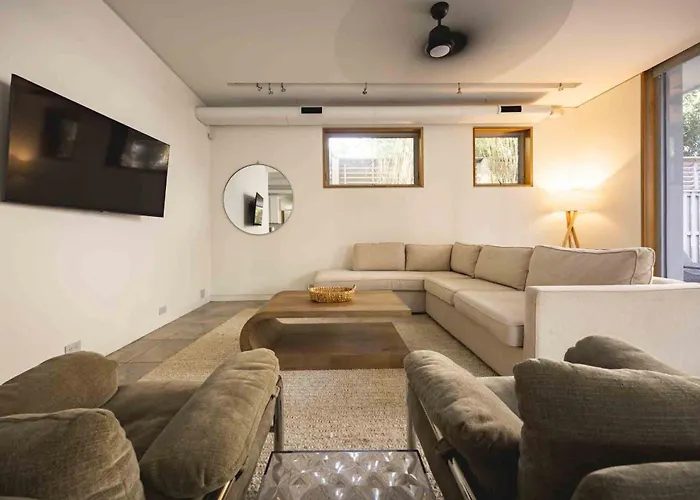 Contra House -Luxury Home With Pool Key West