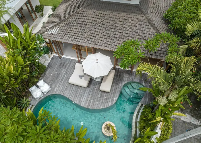 Villa Pande - 3Br With Lagoon Pool & Sauna Retreat Canggu 