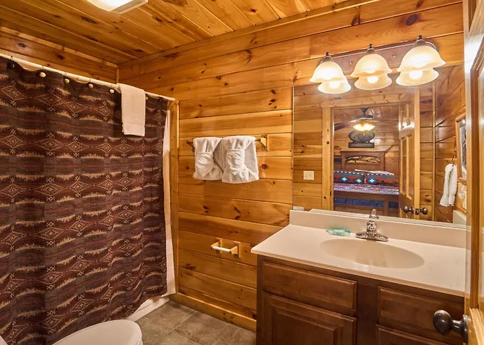 Knotty Nice: Theater Hot Tub Sauna Near Town Gatlinburg