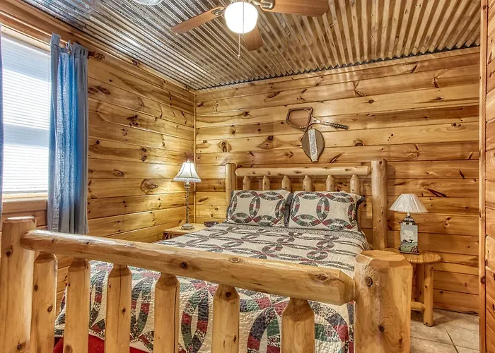 A Great Escape -Spacious Smoky Mountain Getaway Perfect For Families & Groups Pigeon Forge