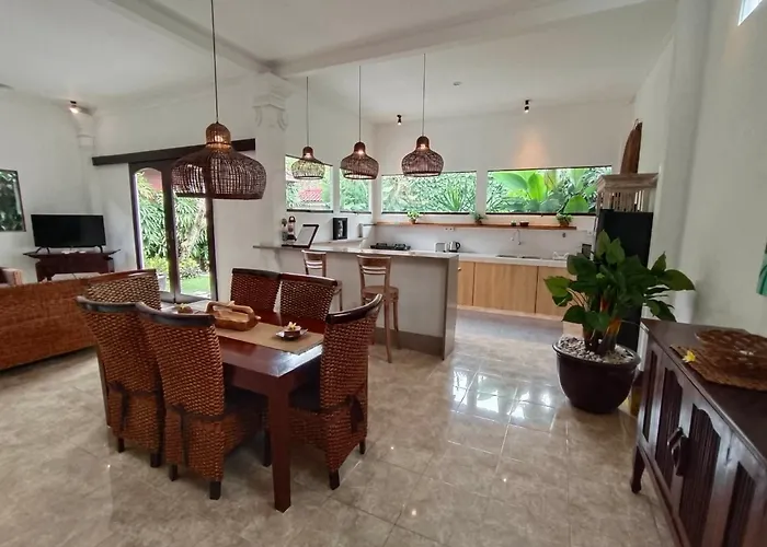 Villa Monti - Legian - Seminyak - Lovely 2 Bedroom Villa - Great Location !