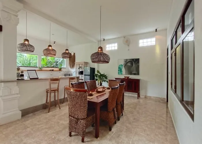 Villa Monti - Legian - Seminyak - Lovely 2 Bedroom Villa - Great Location !