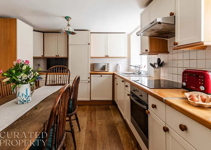 The Admirals House - Central Bath & Free Parking
