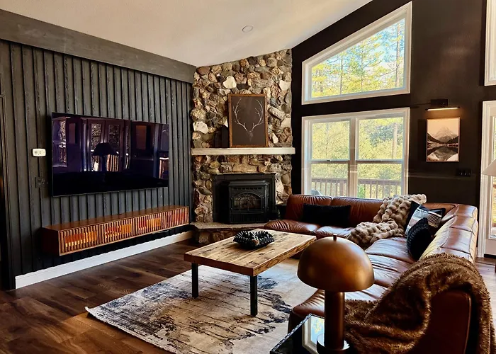 Elegant Blackwood Grove By Casa Oso Mariposa