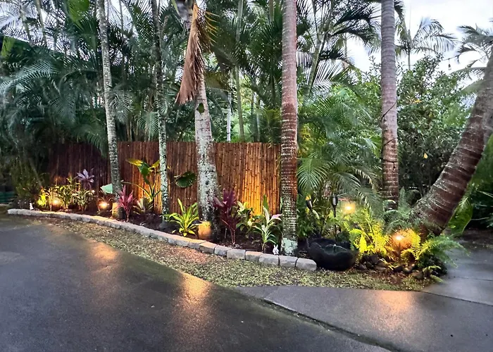 Gated Tropical Estate In Kailua Kona With Hot Tub Villa
