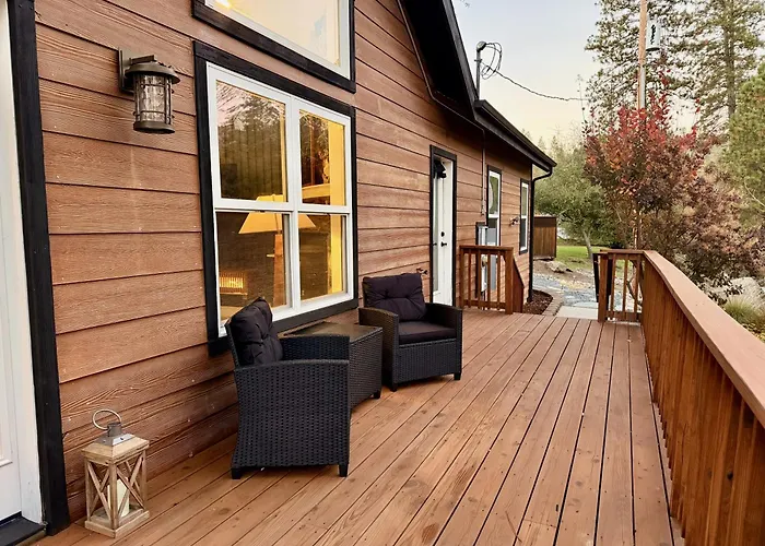 Elegant Blackwood Grove By Casa Oso Mariposa