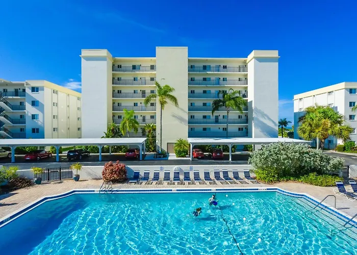 Crescent Royale Condominiums 311 Siesta Key
