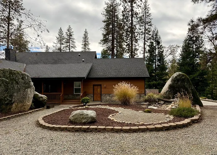 Elegant Blackwood Grove By Casa Oso Mariposa