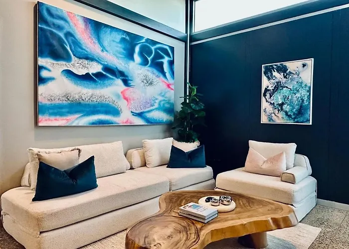 Cozy 2 Bedroom Home In Essendon Cafes, Tram & Shops Nearby Melbourne