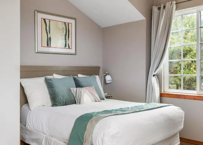 Beaches Inn Townhomes Cannon Beach