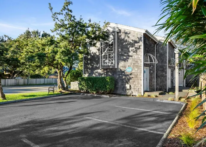 Beaches Inn Townhomes Cannon Beach