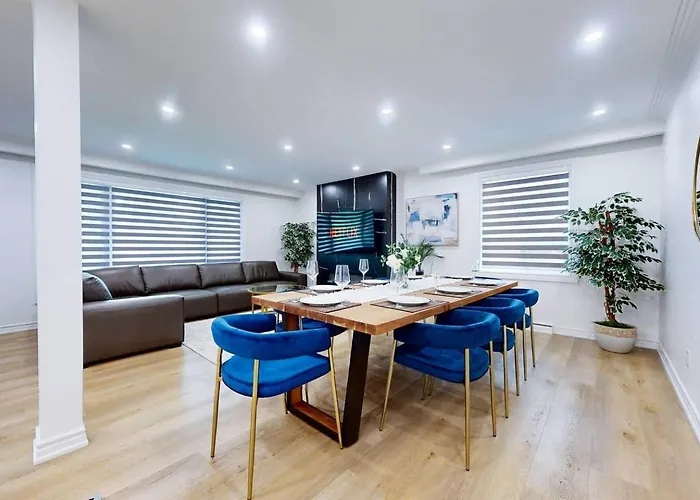 Lux 7 Bedroom Home Near Rogers Stadium/Downsview Toronto