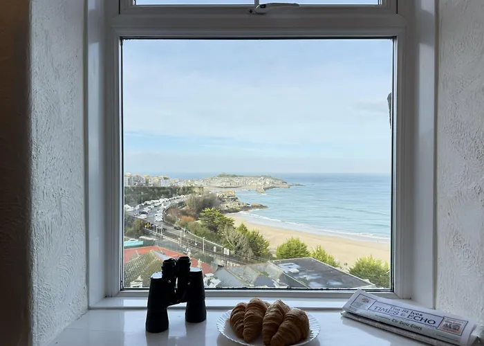 Draycott Dreams Has Stunning Sea Views Across St Ives Bay & Harbour Villa