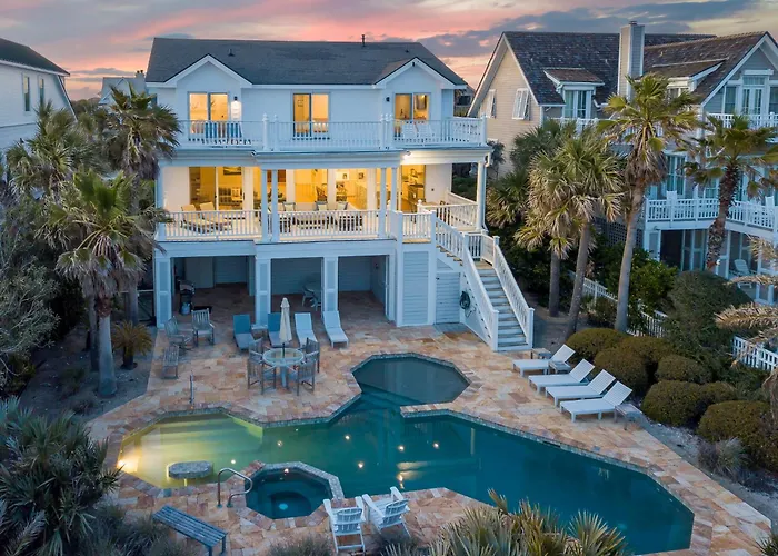 Coastal Sunrise Ocean Front On Ocean Blvd. Private Pool/Hot Tub, Stunning Ocean Views! Villa Isle of Palms