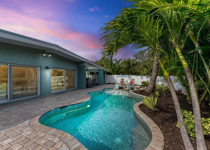 Bimini Bay: 3 Blocks To Beach! Private Pool! By Anna Maria Life Vacation Rentals