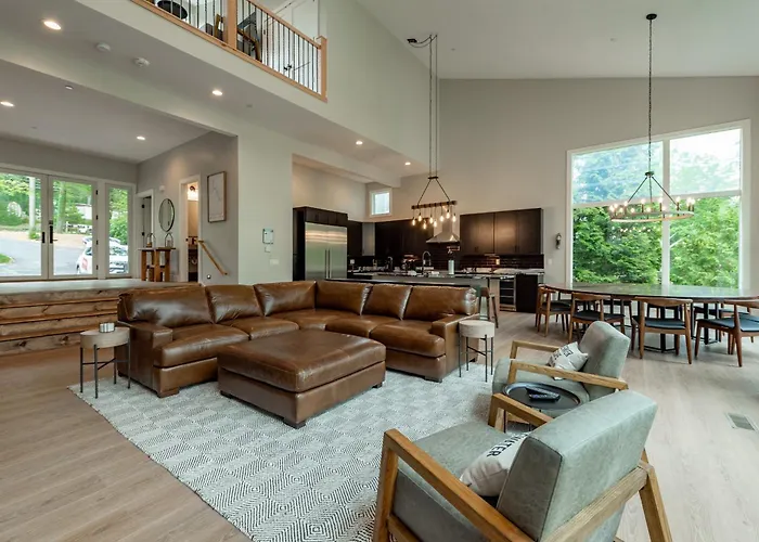 Edgewater Escape By Railey Vacations Villa McHenry