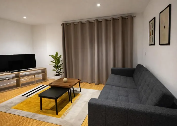 18 Wingate Square Villa London