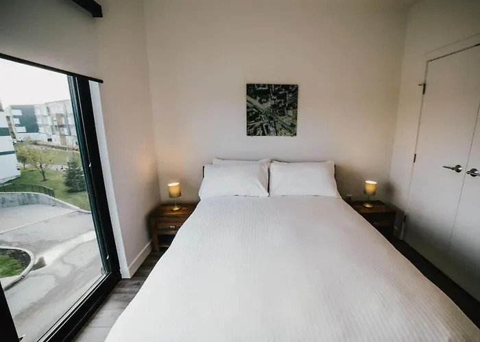 The Spot - Luxurious 3-Bedroom Apartment In The Heart Of Winnipeg