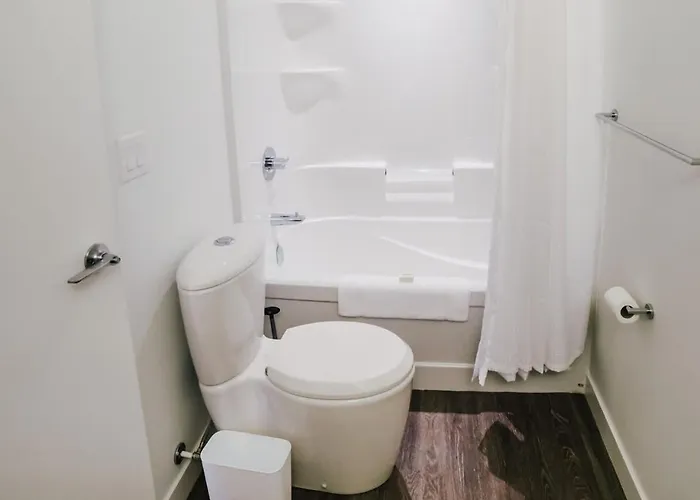 The Spot - Luxurious 3-Bedroom Apartment In The Heart Of Winnipeg