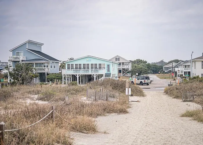 Family Tides! Steps To Sand, Pool! Fun For All! Oak Island