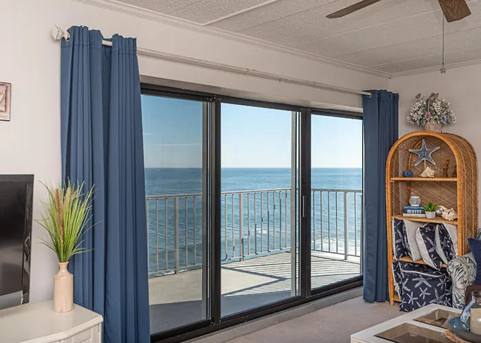 Wonderful 2 Bedroom Sea Terrace Condo With Heated Outdoor Pool! Ocean City