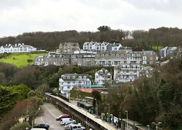 Draycott Dreams Has Stunning Sea Views Across St Ives Bay & Harbour Villa