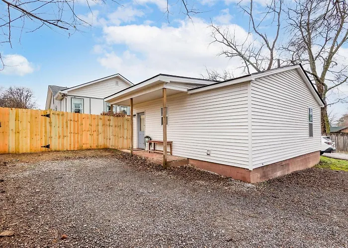 Private Guest House With Fenced Yard In Walkable East Nashville