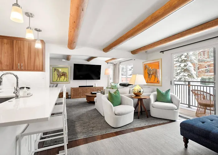 700 Monarch 201 Villa Aspen