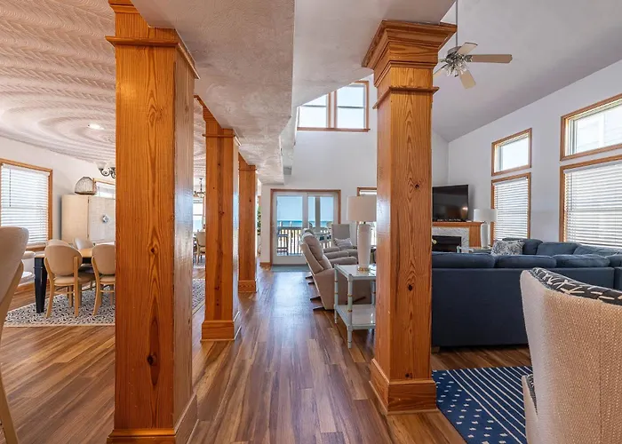 A Big Catch - Kdh Mp 8.5, Oceanfront, Elevator, Pool, Hot Tub, Spacious 10 Bedrooms, Pets Ok Kill Devil Hills