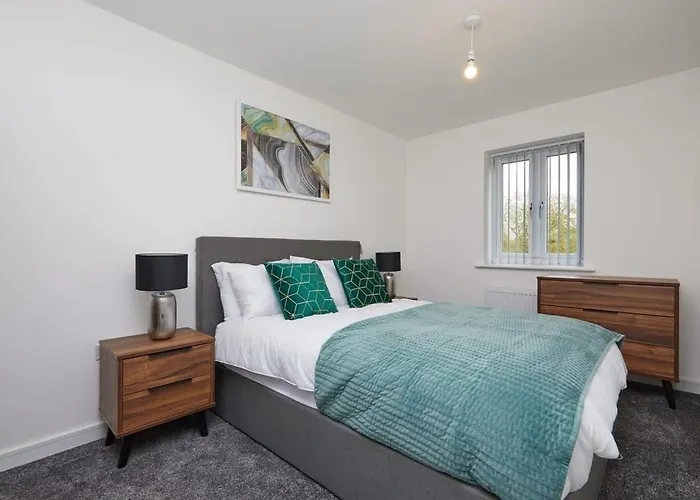 Beautiful Brand New 3 Bedroom City Centre House With Garden Derby